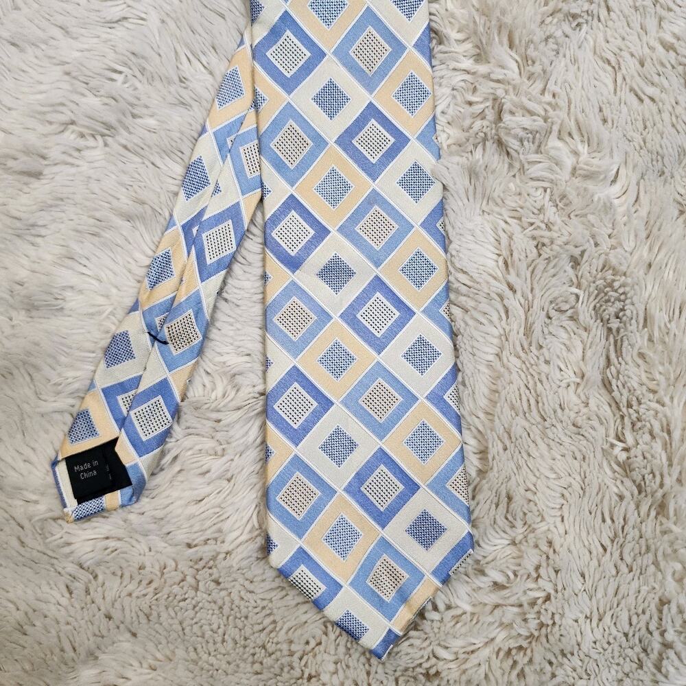 Michael Kors Mens Tie Blue Cream Geometric Diamond Neck Tie 3.5”X59”